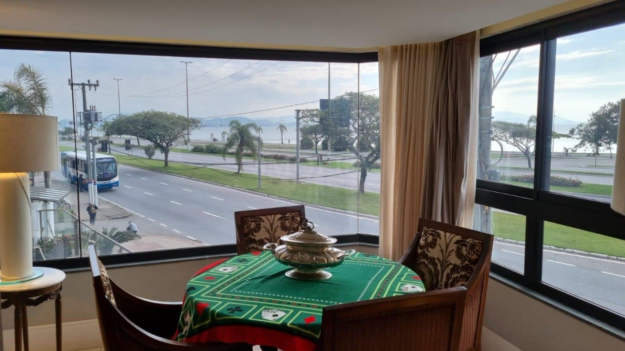Apartamentos em Agronômica