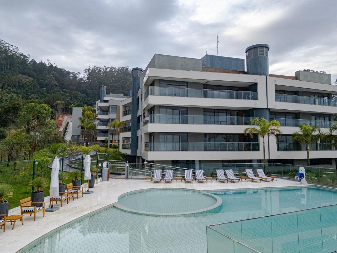 Apartamentos em Cacupé
