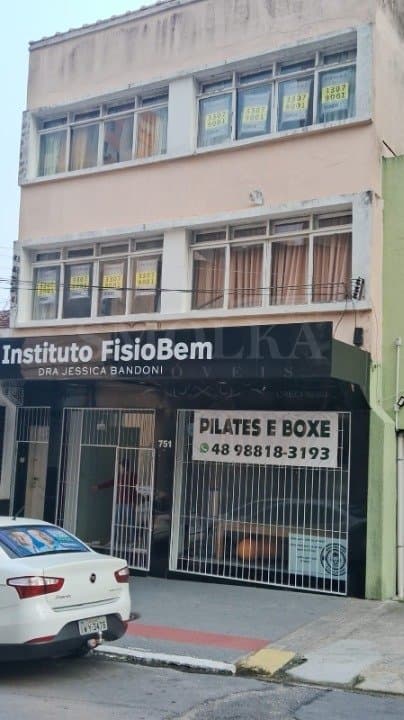 Casa comercial em Centro