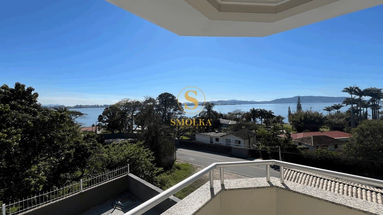 Casas em Ponta de Baixo
