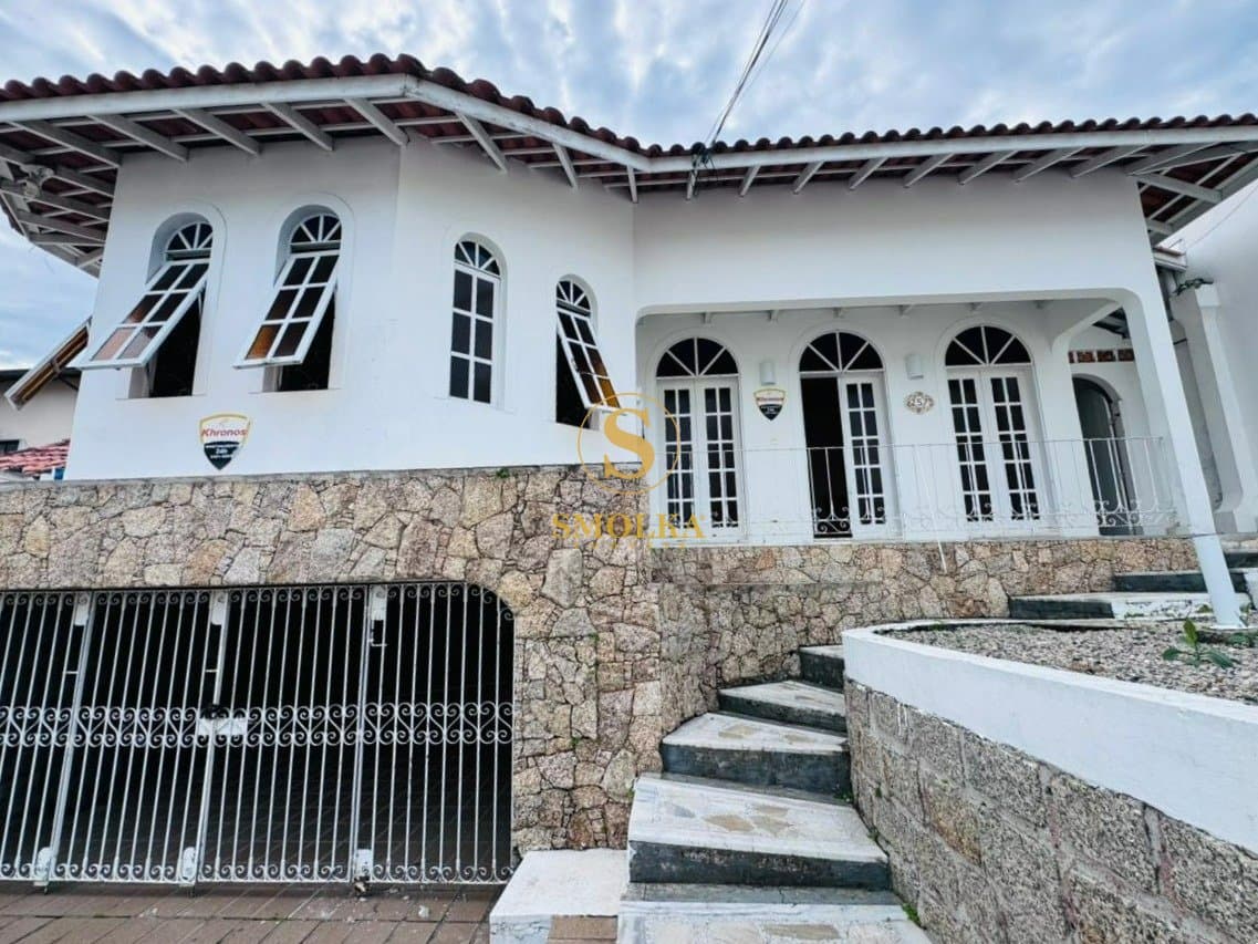 Casas em Agronômica