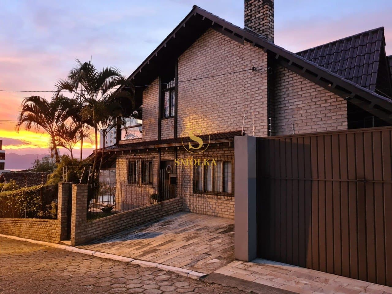 Casa comercial em Saco dos Limões