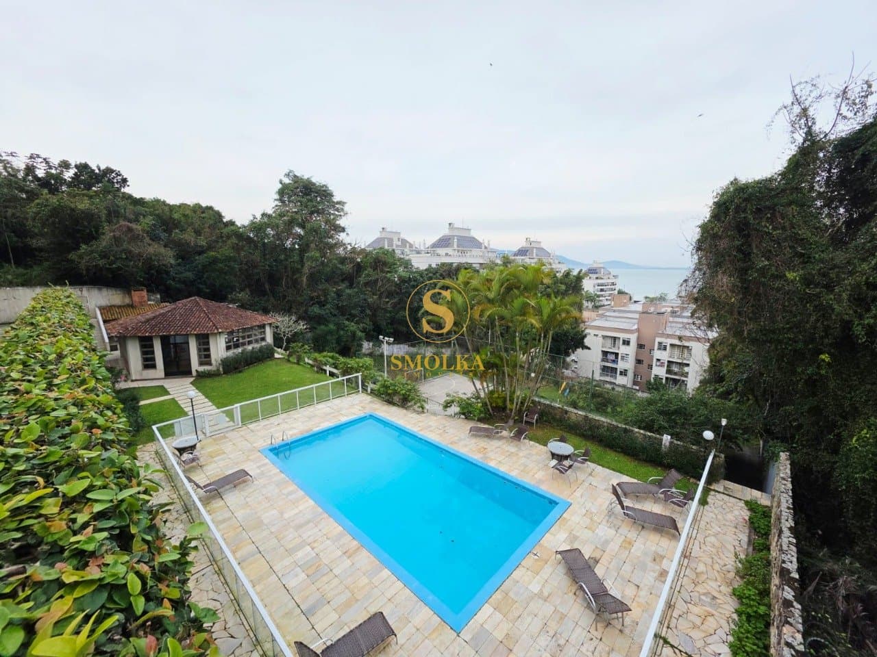Apartamentos em Coqueiros