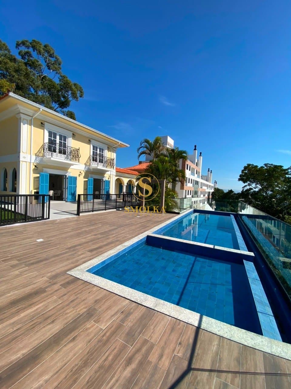 Apartamentos em Coqueiros
