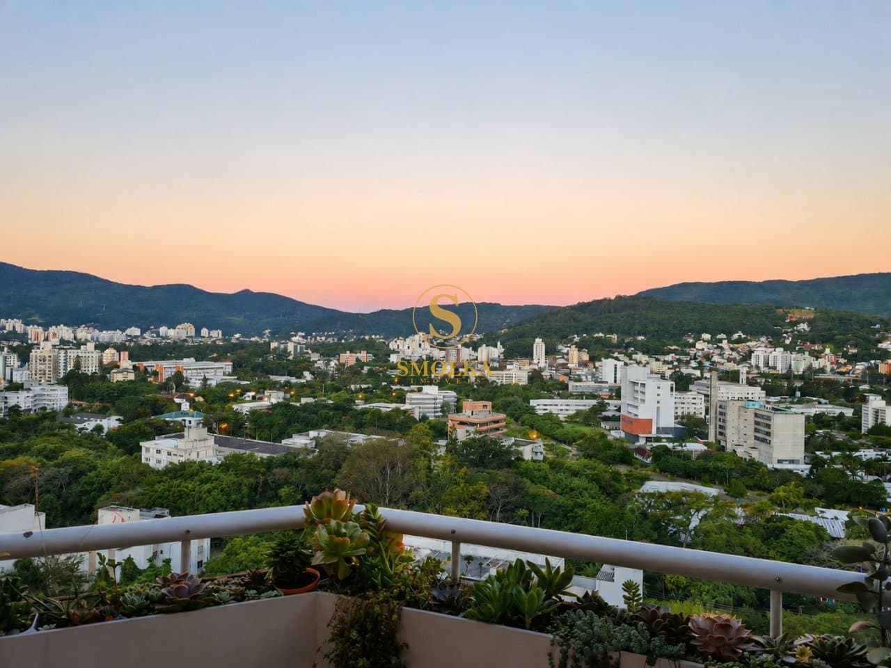 Apartamentos em Carvoeira